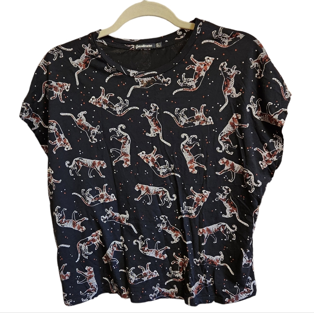 Stradivarius Leopard tee size small